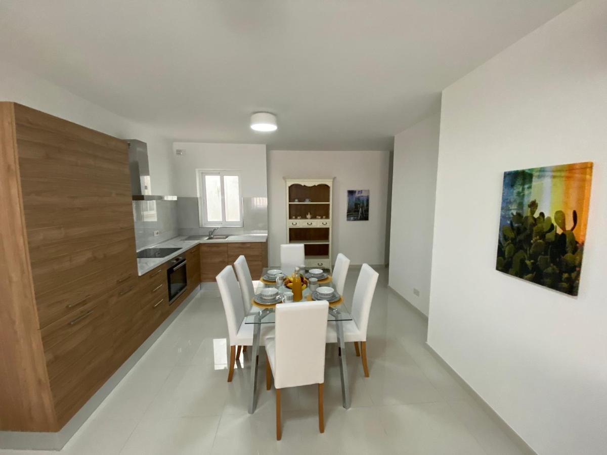 Sunshine Apartments Mellieha - Modern Three Bedroom Ground Floor Apartment With Yard Esterno foto